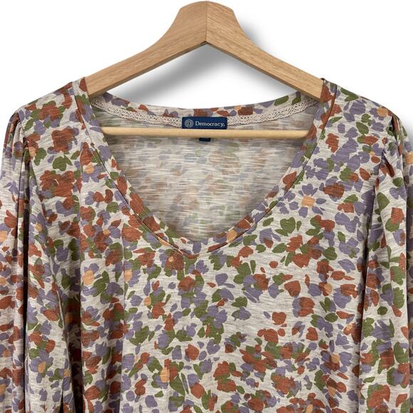 New Democracy Wide V-Neck Floral Camo Print Shirt Plus Sz 2X Wisteria - Picture 3 of 7